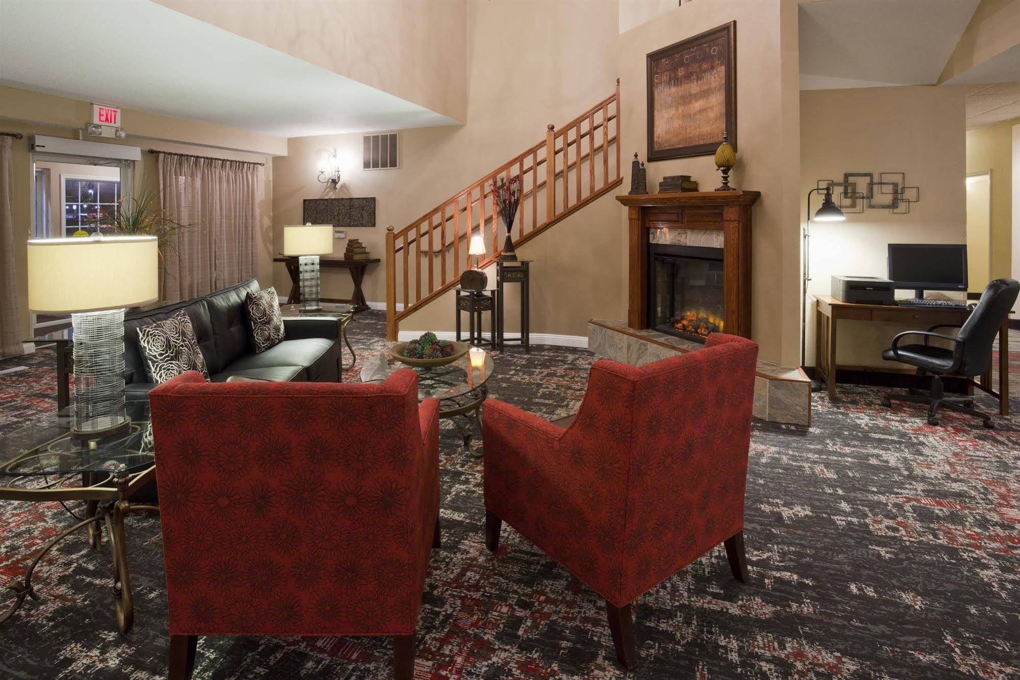 Grandstay Residential Suites Hotel - Eau Claire Esterno foto